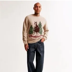 Abercrombie and Fitch Budweiser graphic crew sweater Clydesdale horse NWOT